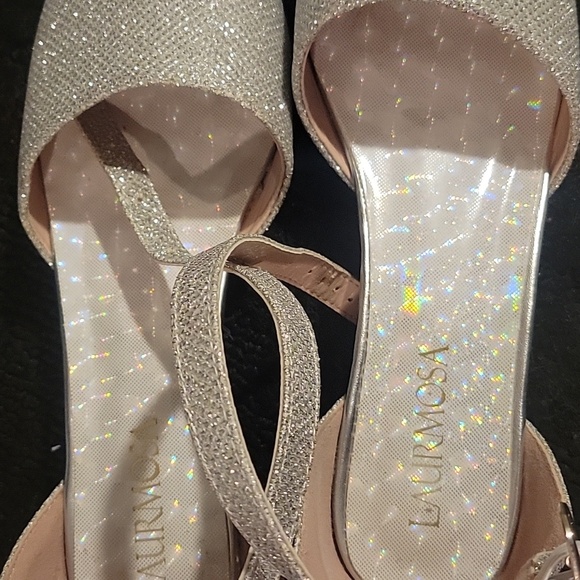 Girls Dress Shoes Closed Toe Chunky High Heels Ankle Strap Wedding Party Pump - Picture 5 of 5